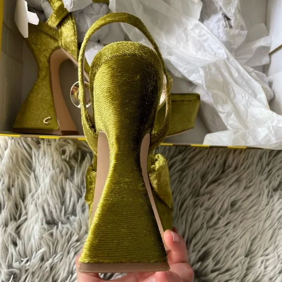 Circus by Sam Edelman Olive Velvet Heels - Picture 4 of 8